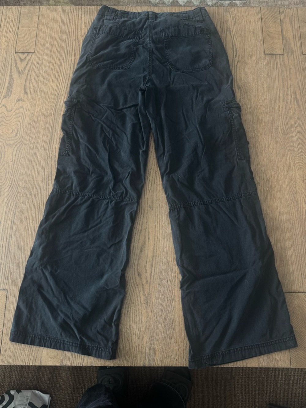 American Eagle Cargo Pants  Size 2 Black Wide Leg Baggy Utility Y2K Trend 5030 - Picture 7 of 7
